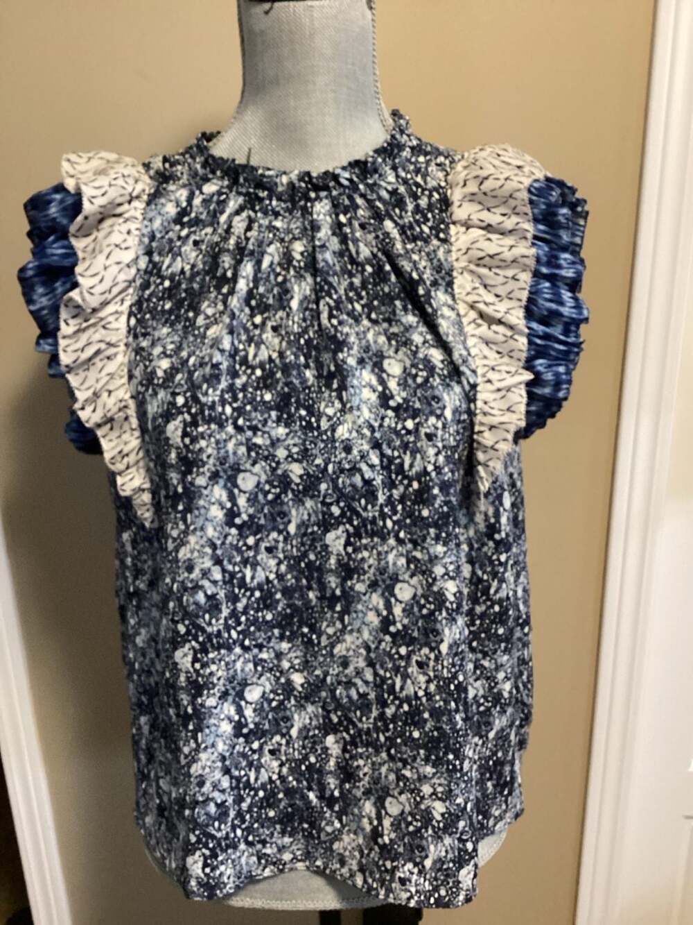 House of Harlow 1960 Blouse Size M Blue Mixed Print Ruffle Sleeves